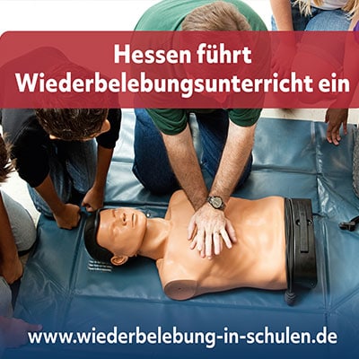 Titelbild für die Pressemeldung "Hessen führt Wiederbelebungsunterricht ein". Menschen führen an einer Puppe eine Herzdruck-Massage aus.