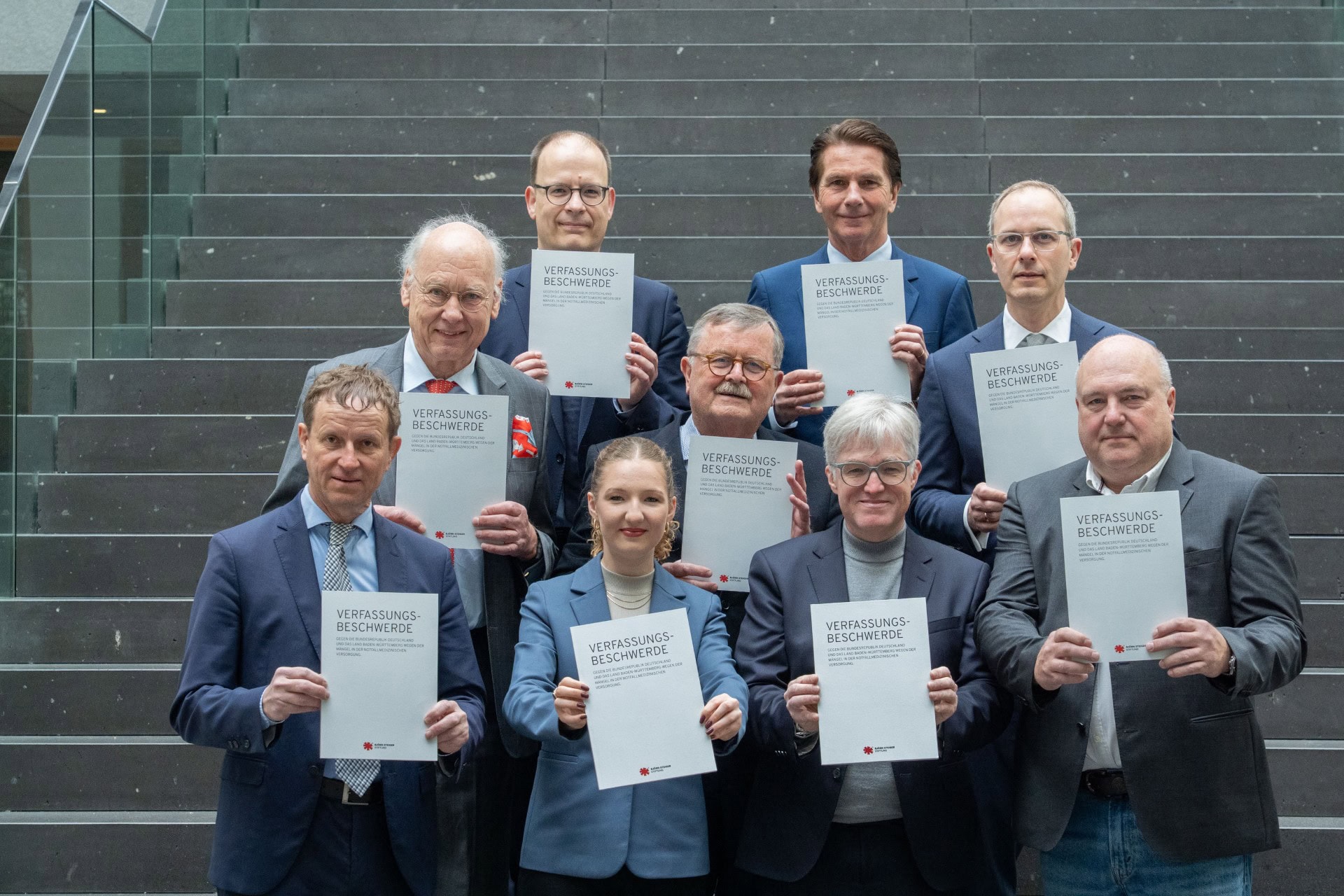 Verfassungsbeschwerde Pressefoto Björn Steiger Stiftung